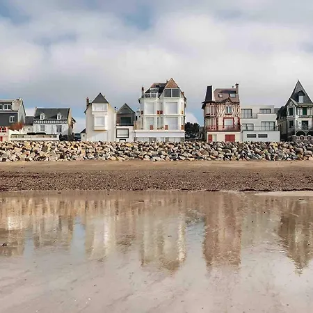 La Petite Bleue, 300 M De La Agon-Coutainville