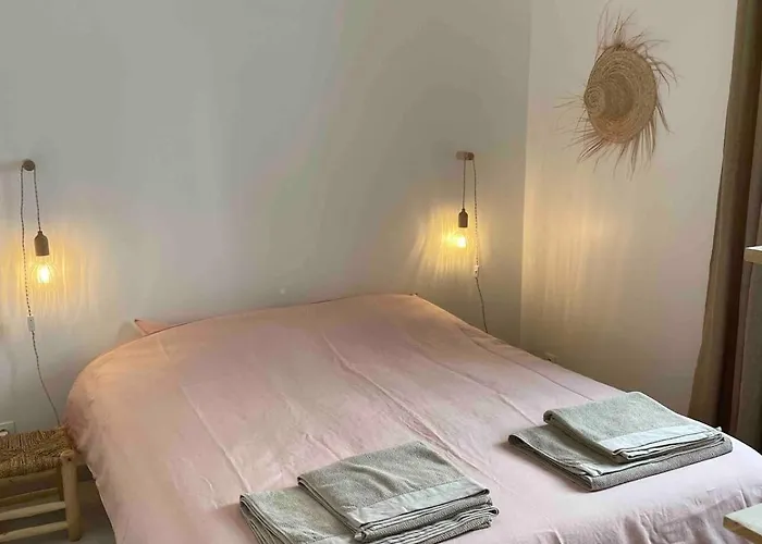 La Petite Bleue, 300 M De La Agon-Coutainville