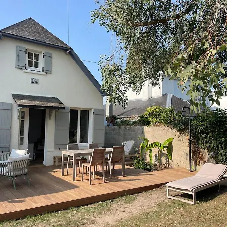 La Petite Bleue, 300 M De La