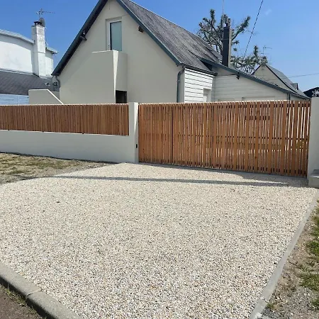 La Petite Bleue, 300 M De La *