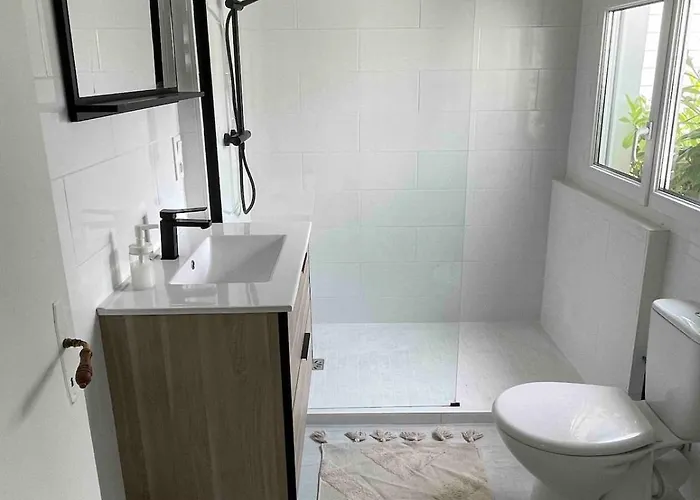 Holiday home La Petite Bleue, 300 M De La *