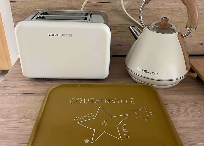 La Petite Bleue, 300 M De La Agon-Coutainville